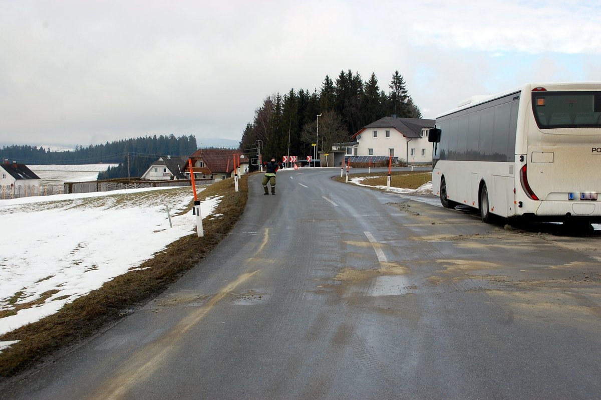 7 Km lange Ölspur Bezirk Urfahr Umgebung