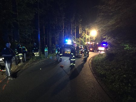 Feuerwehrmitglied Kommt Als Ersthelfer Zu Schwerem Verkehrsunfall Mit 5 ...